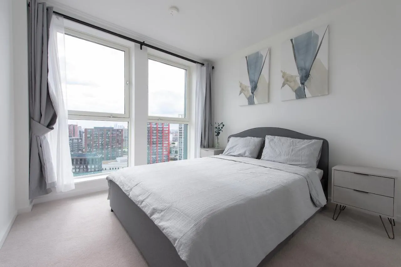 Ac Luxe Penthouse With Free Parking Apartment London