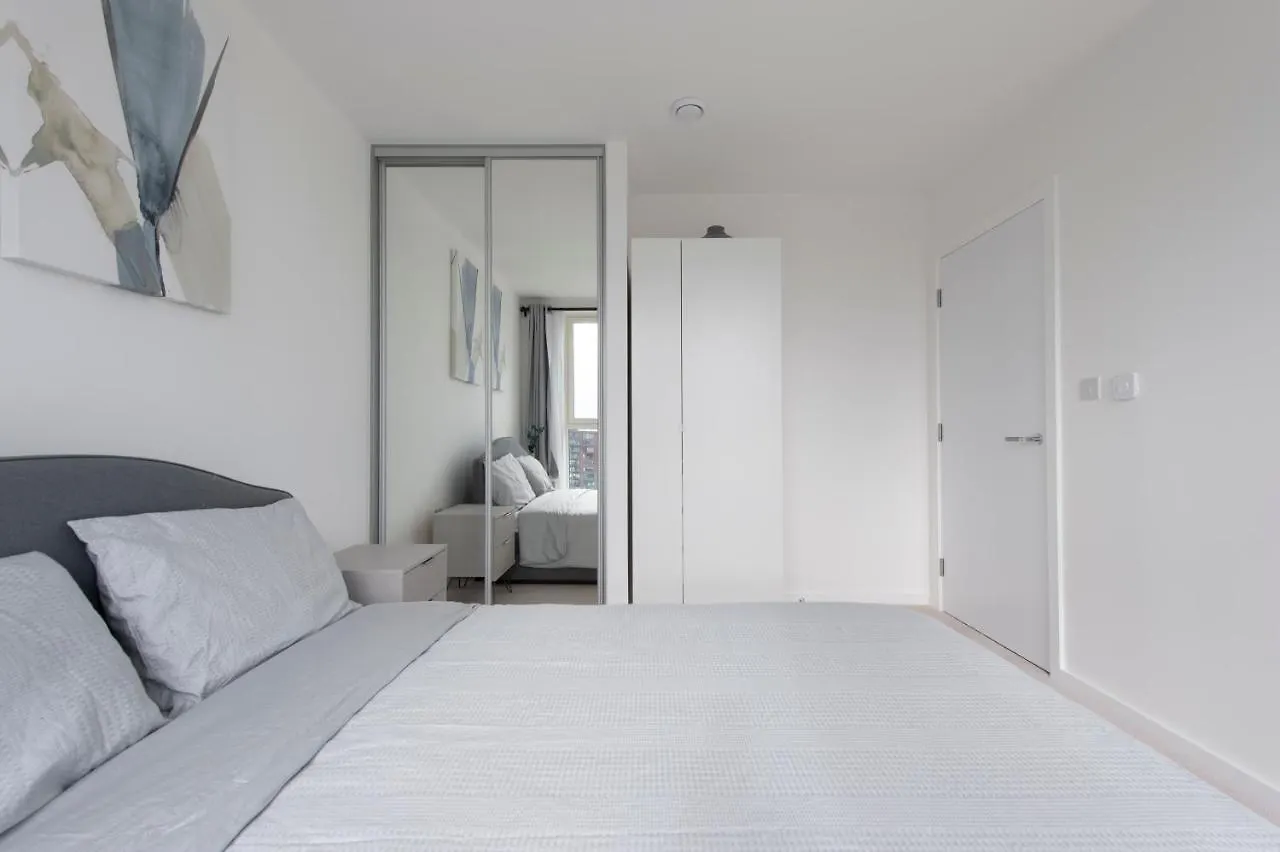 Ac Luxe Penthouse With Free Parking Apartment London